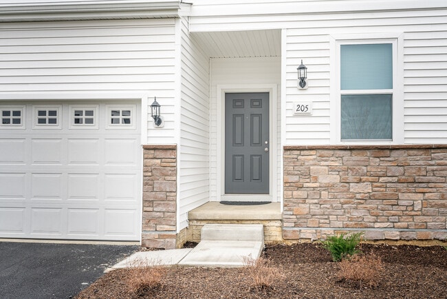 Photo - 205 Whitetail Trl