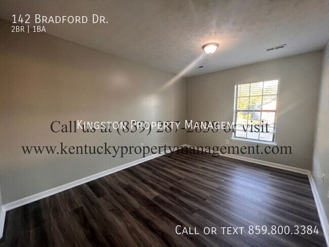 Photo - 142 Bradford Dr