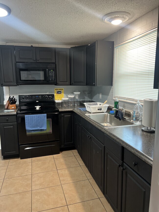 Photo - 5966 Lyndale St