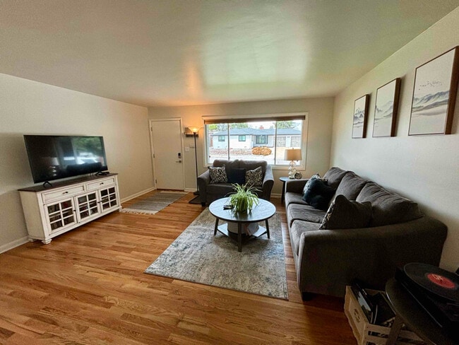 Photo - 3378 W Saratoga Ave