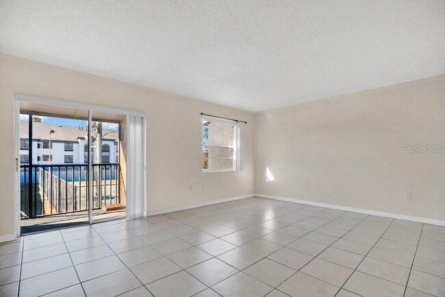 Photo - 2507 N Alafaya Trail Unidad 10