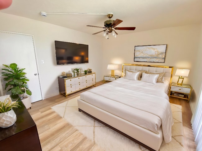 Photo - 2014 Ridgeley Dr Apartment Unit 5