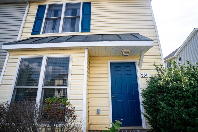 Building Photo - Townhouse in the City of Harrisonburg