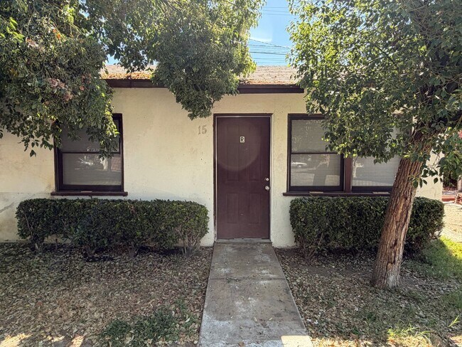 Photo - Remodeled 1 bedroom in 93308! Unit 332 Metzler St #R AKA 824 Roberts Lane #15