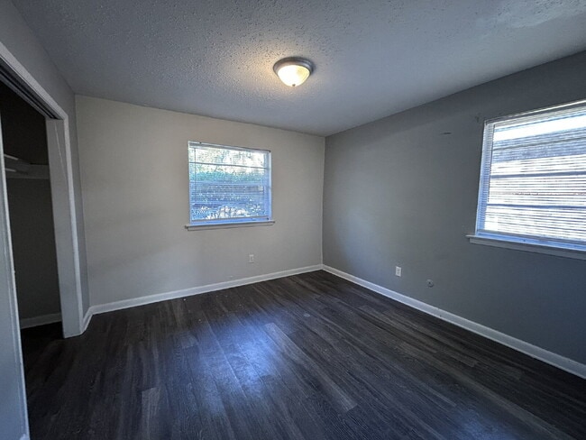 Photo - Duplex For Rent