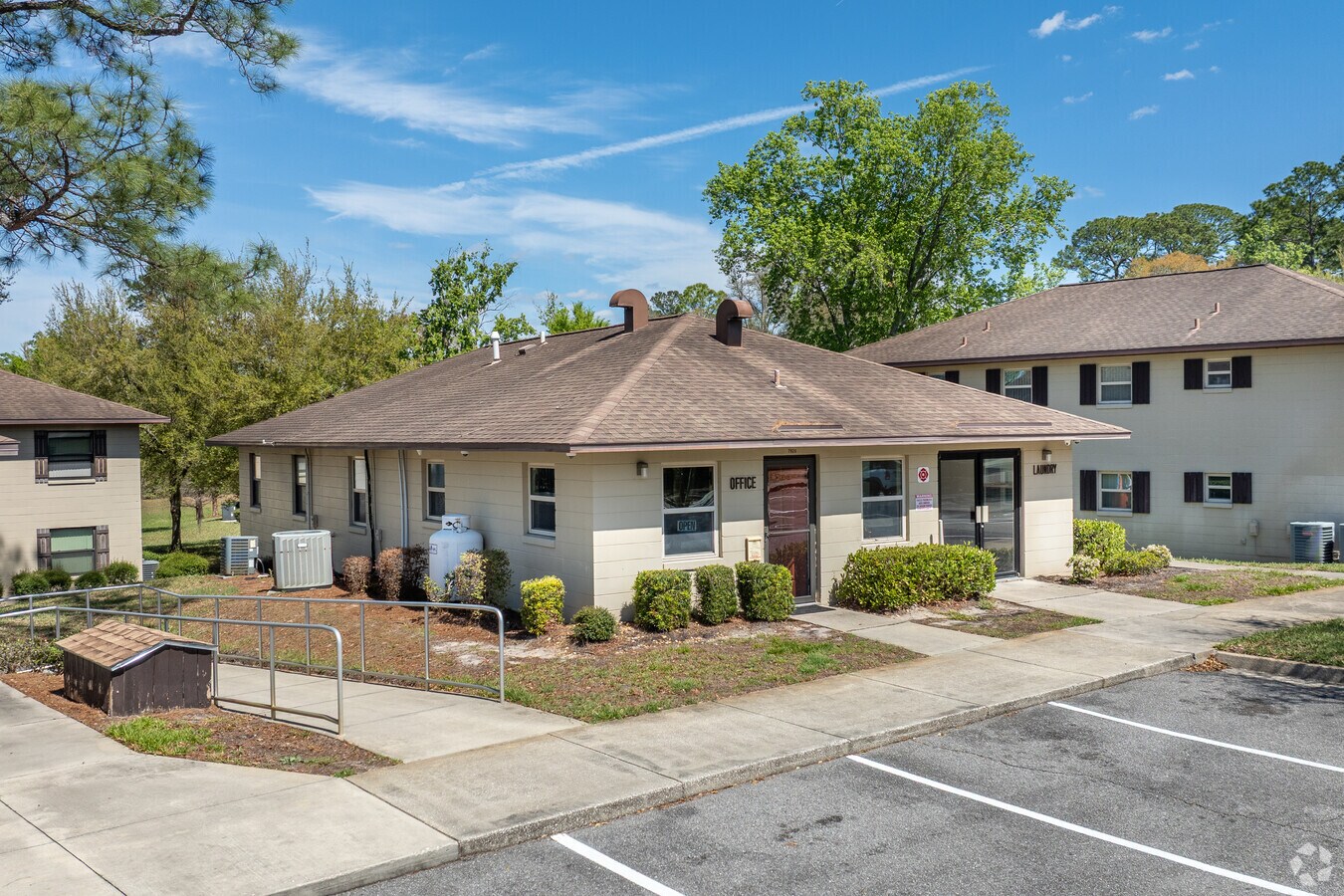 Photo - Pine Hill Apartments