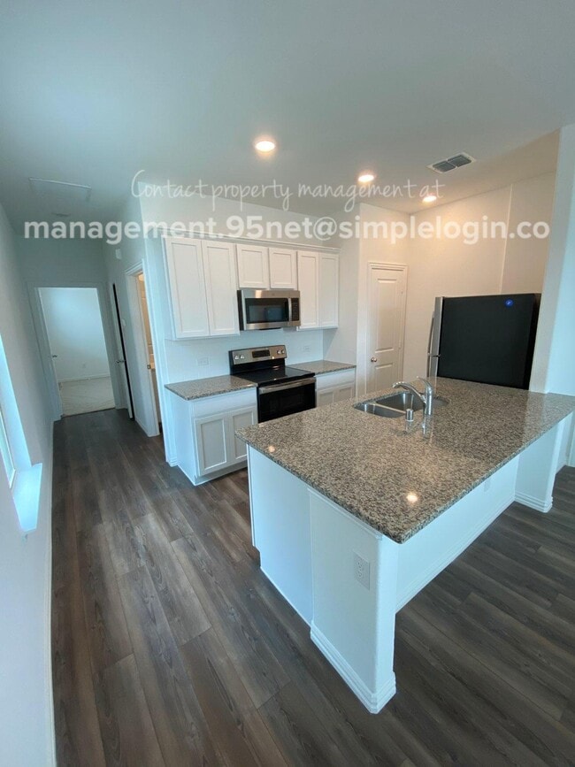 Building Photo - 1022 Rosewood St Rental