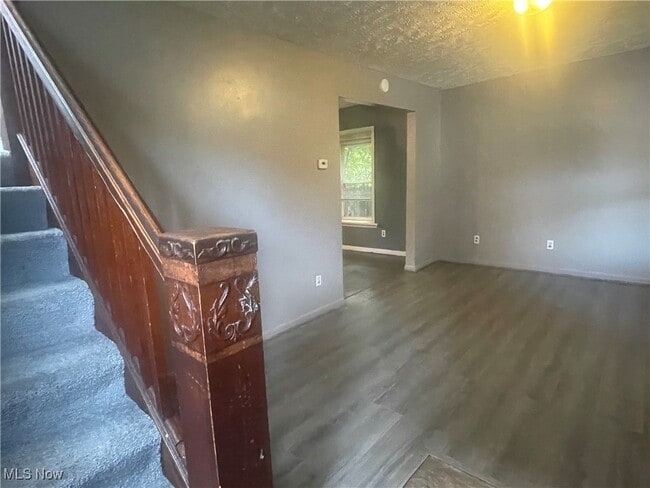 Building Photo - 158 Naples St Rental