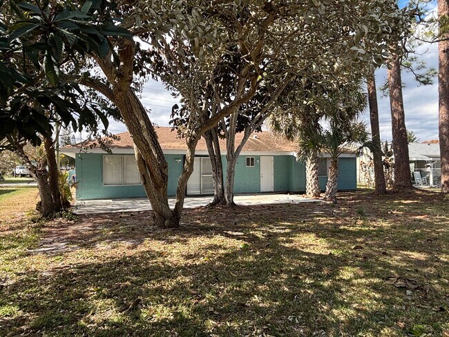 Photo - 3BR 2 BA 1 Car garage w/ community Pool in Vero Highlands