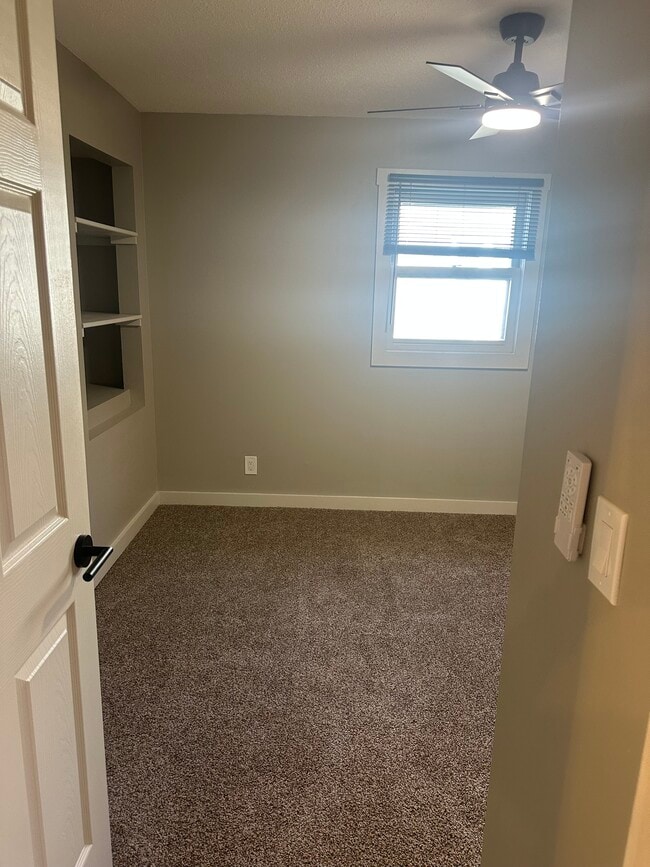 Building Photo - 1126 68th St Unit lower Rental