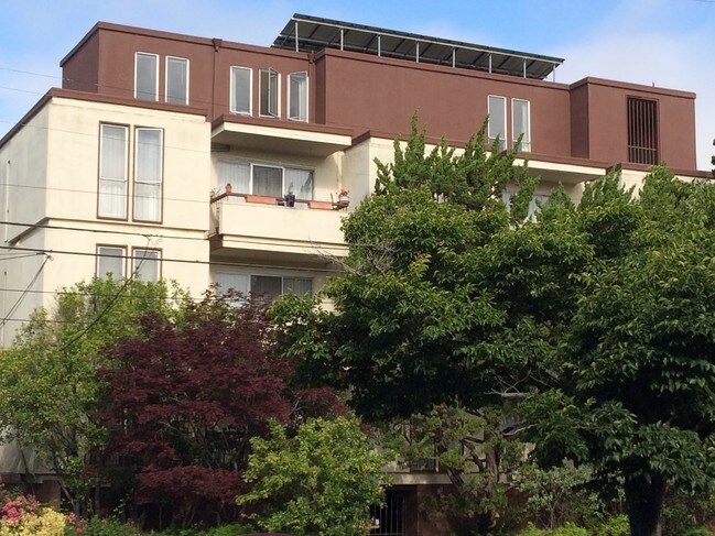 Photo - 375 Bellevue Ave