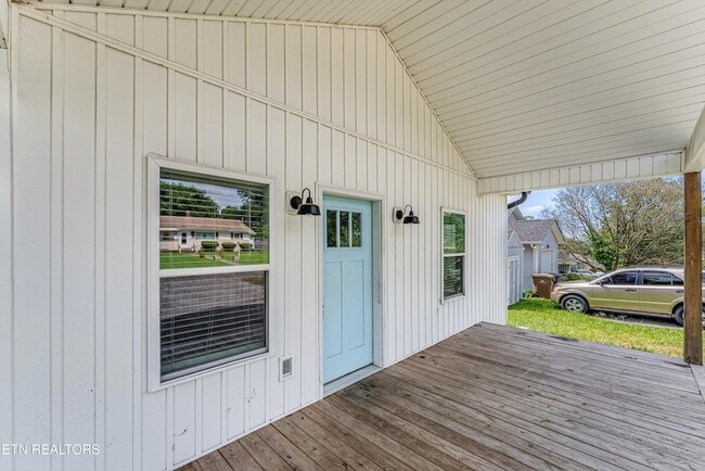 Photo - 5004 Knoxwood Dr