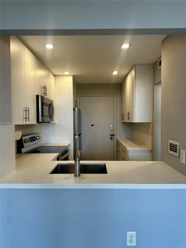 Photo - 1020 Meridian Ave Unit 811