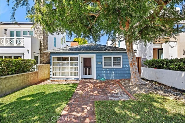 Photo - 619 Narcissus Ave