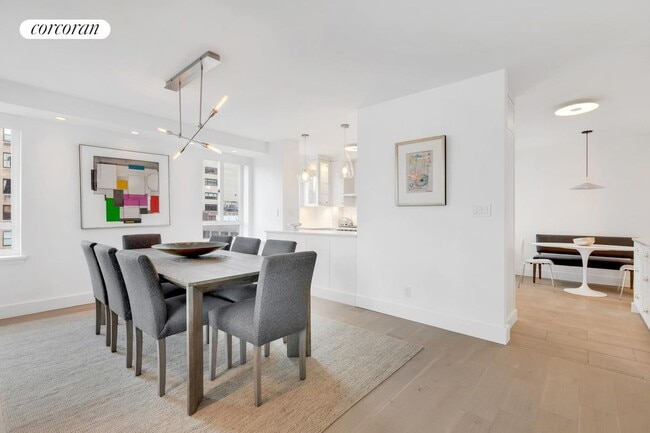 Photo - 30 E 62nd St