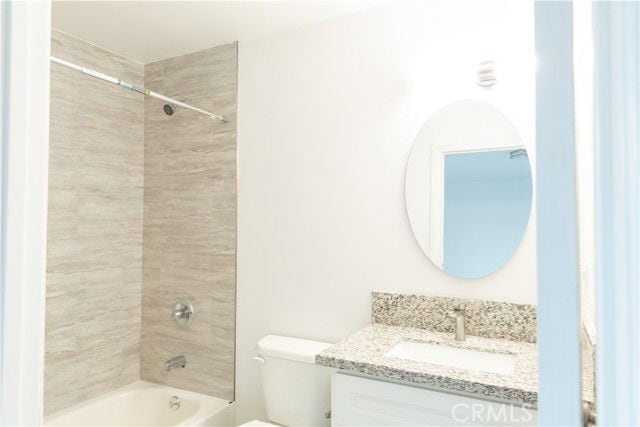 Photo - 14622 Vanowen St