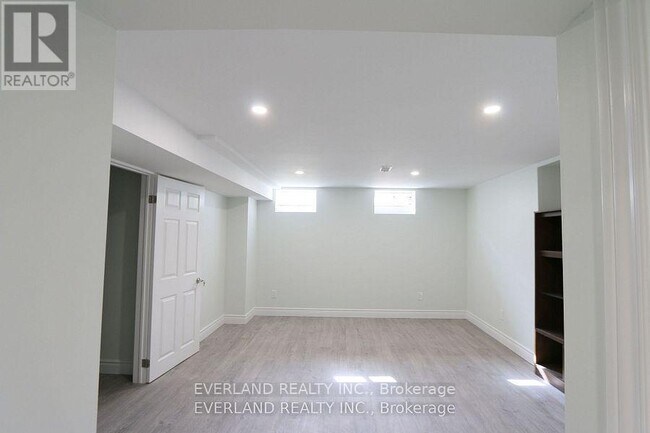 Photo - 4 Hepatica St