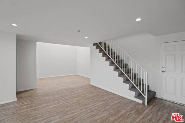 Building Photo - 11711 Ohio Ave Unit 302 Rental