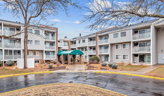 Photo - 1601 N Innsbruck Dr