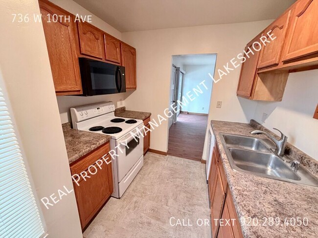 Photo - 736 W 10th Ave