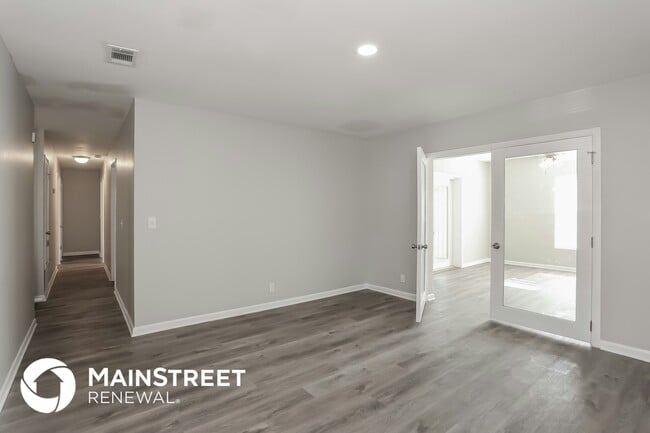 Building Photo - 7912 Dalehurst Dr S Rental
