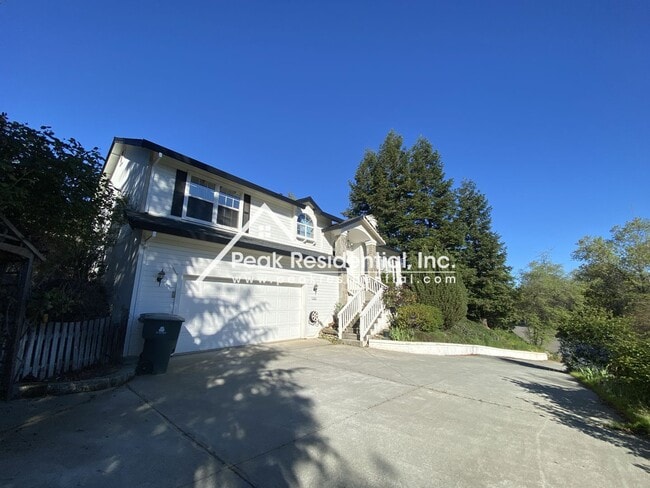 Building Photo - Very Nice 3bd/2ba Auburn Home with 2 Car Garage