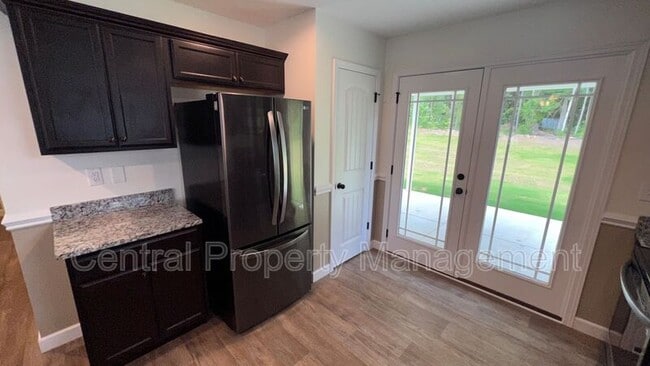Photo - 377 Timberwood Dr