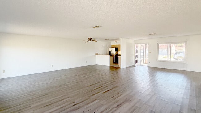 Photo - 5523 Westbrook Dr