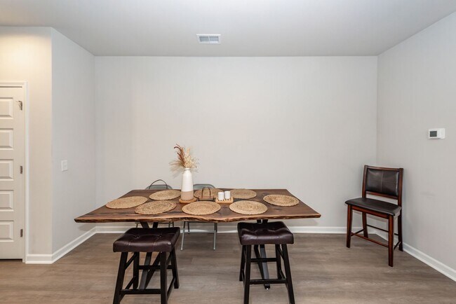 Photo - 8064 Reagan Way