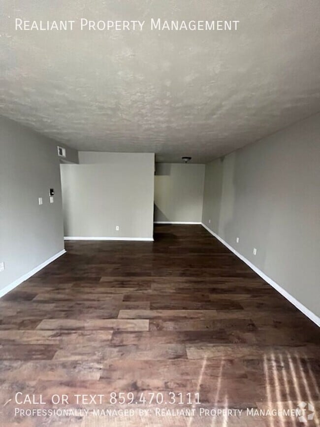 Building Photo - 1281 Village Dr Rental