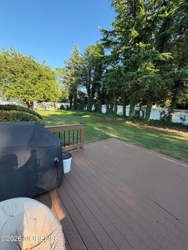 38 Richard Ln