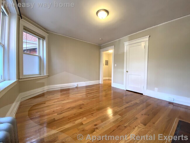 Photo - 5 Craigie Cir Unit 4