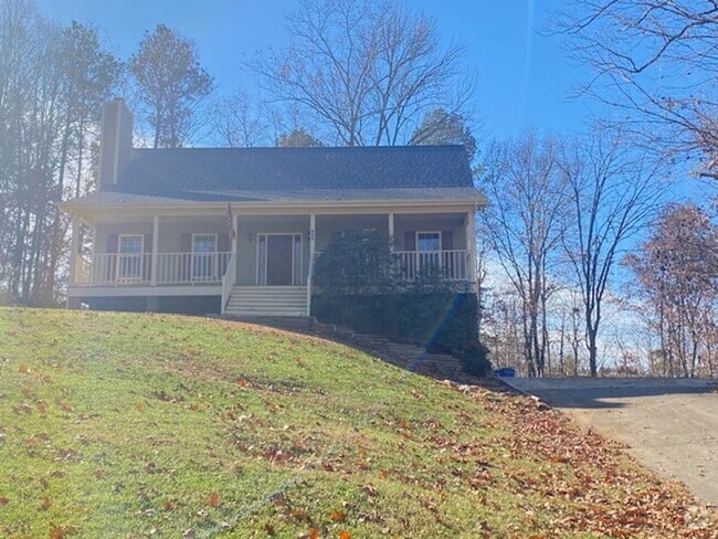 Building Photo - 4 bedroom 3.5 bath house