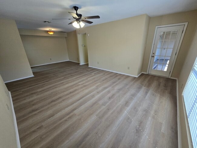Photo - 5669 Birchmont Dr Unidad True
