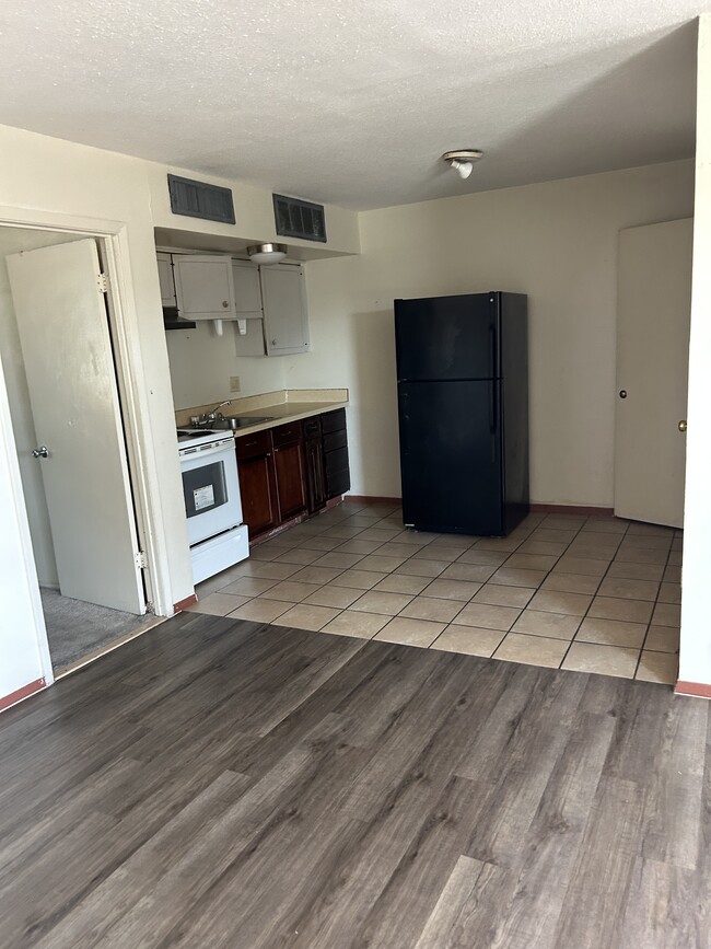 Photo - 4209 Broadway Ave