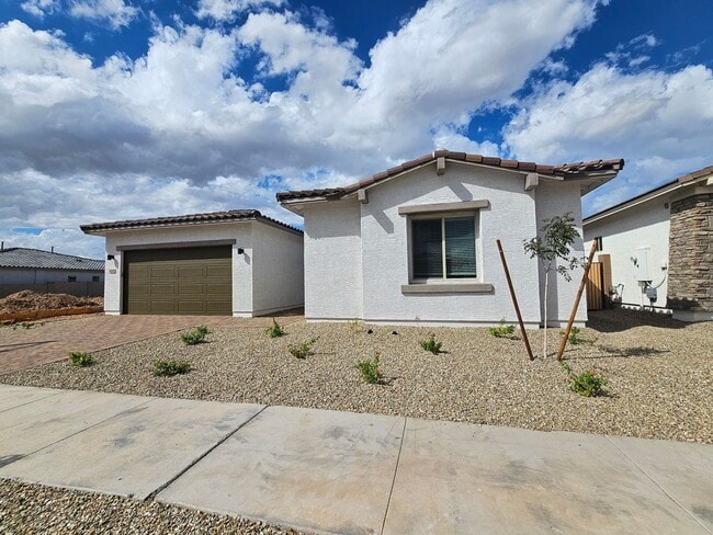 Building Photo - BEAUTIFUL NEW HOME 5 BEDROOMS 3 BATHS!
