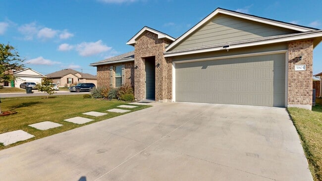 Photo - Stunning 4 bedroom home in pristine condition!!!