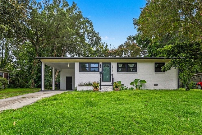 Building Photo - 5815 Hume Ave