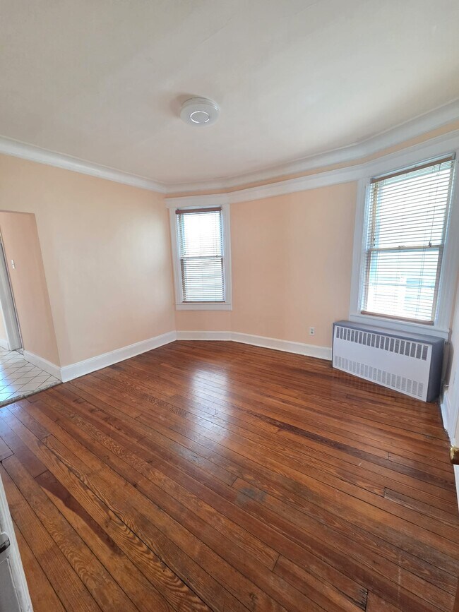 Photo - 364 Woodlawn Ave Unit 2