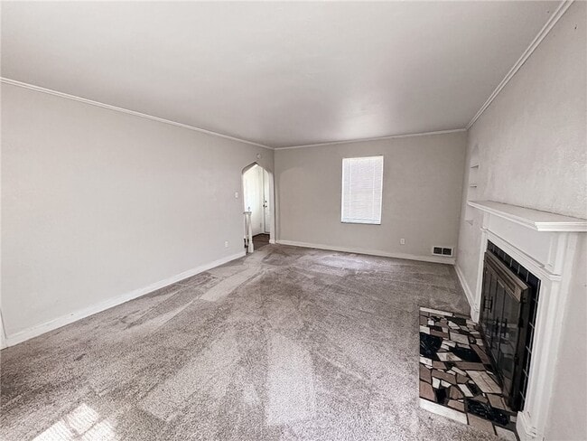 Photo - 2710 Henderson Rd