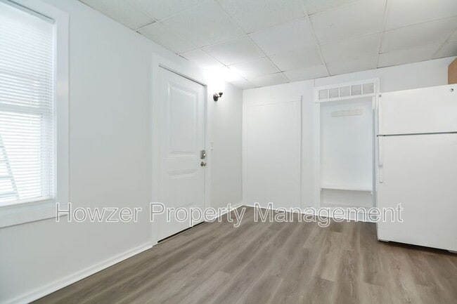 Building Photo - 109 Green St Unit 3