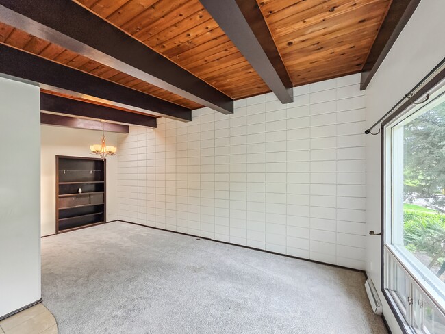Photo - 614-656 56 Ave SW