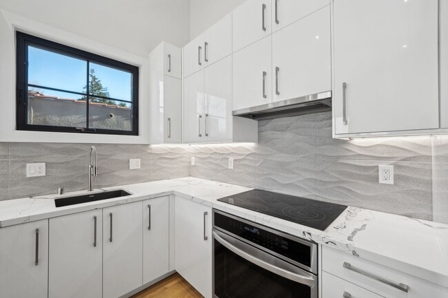 Photo - Newly Built Home With Loft in Downtown Palo Alto
