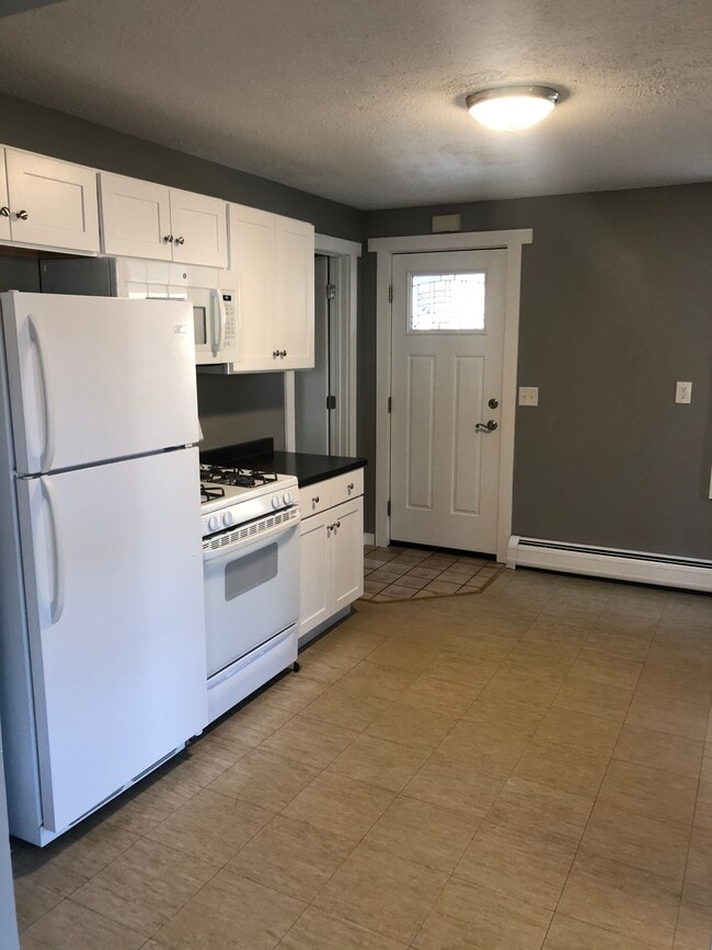 Photo - 119 E Main St
