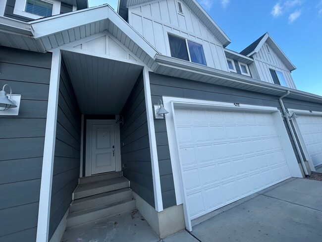 Photo - 3 Bedroom 3 Bathroom Townhouse in Saratoga Springs!