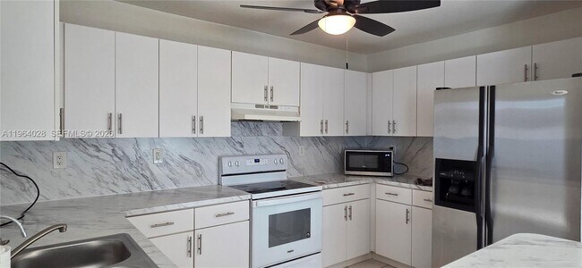 Photo - 1215 NW 7th Ct