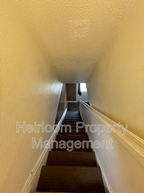 Photo - 327 W 4th St