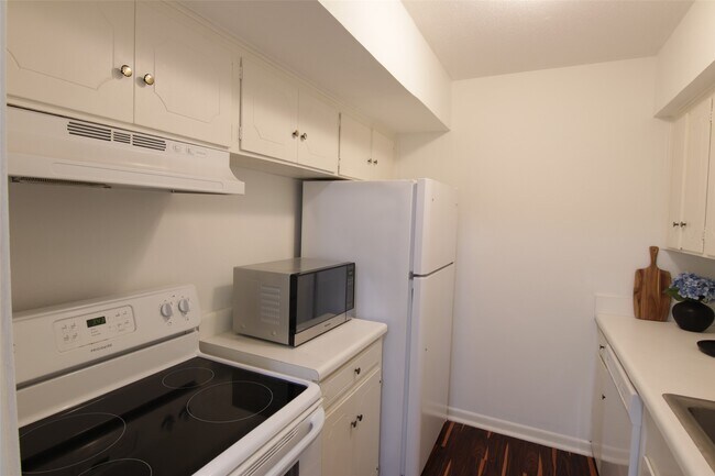 Photo - 2101 Fountain View Dr Unit 35
