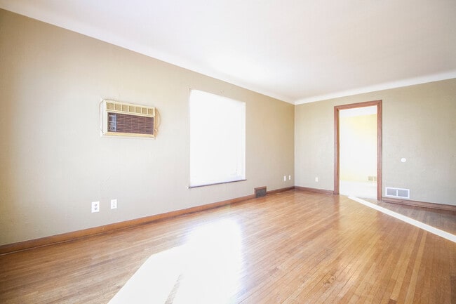 Photo - 3941 Torrance Dr Unit #4