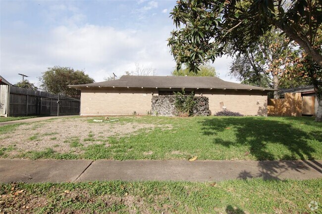 Building Photo - 9006 Rowan Ln Rental